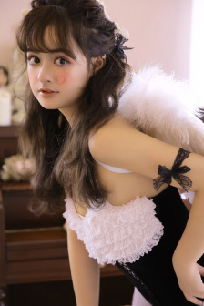 邻家三姐妹